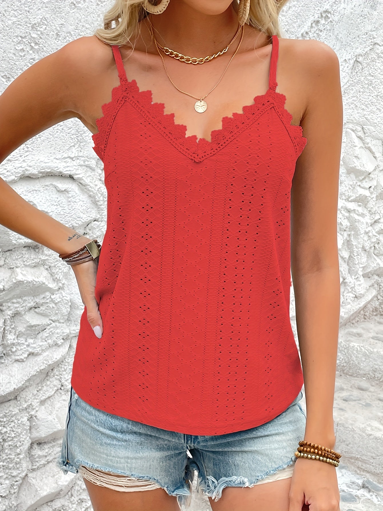 Womens Eyelet Lace Cami Top - Summer-Ready V-Neck & Spaghetti Straps, Chic Y2K-Inspired Fashion