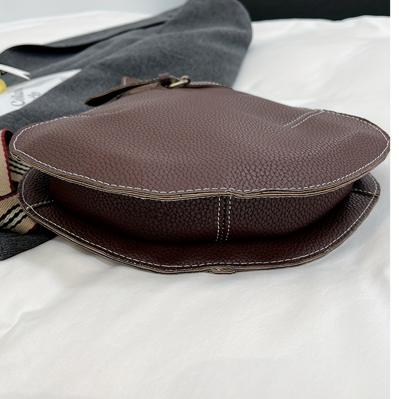 Cat Shaped Shoulder Bag, Vintage PU Leather Sling Bag, Women's Kawaii Crossbody Purse