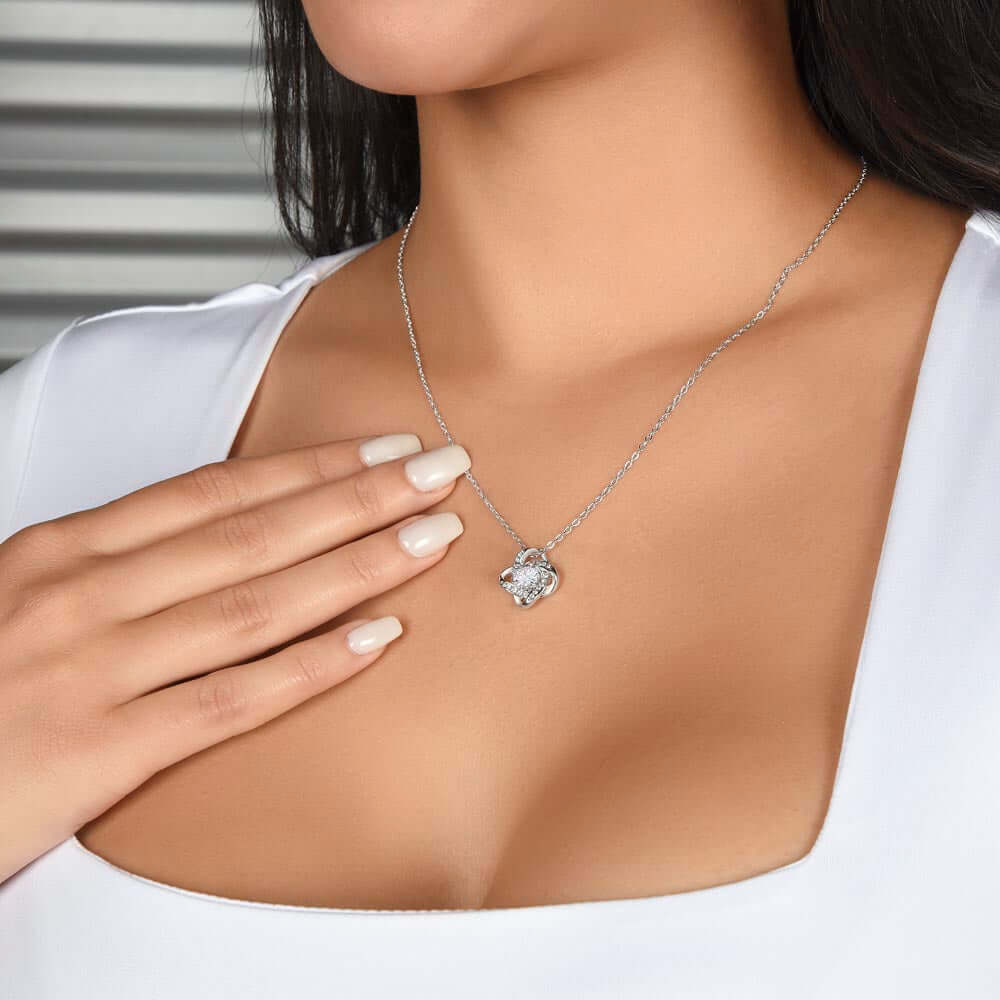Classic Love Knot Gift Necklace for Mom