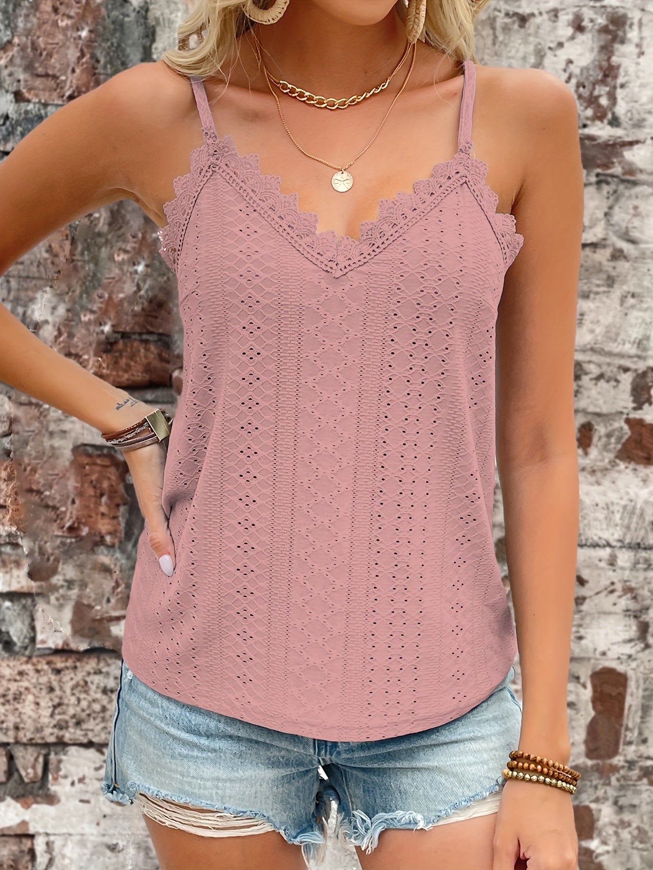 Womens Eyelet Lace Cami Top - Summer-Ready V-Neck & Spaghetti Straps, Chic Y2K-Inspired Fashion